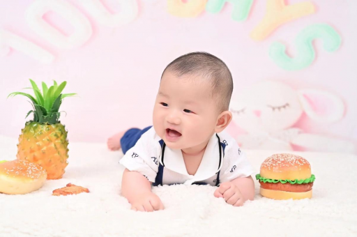 三河宝宝在妈妈肚子里